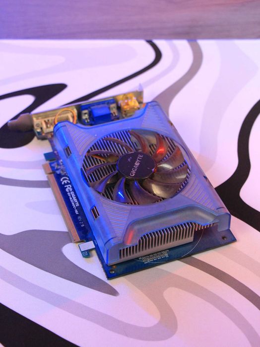 Gigabyte GT220 1 GB