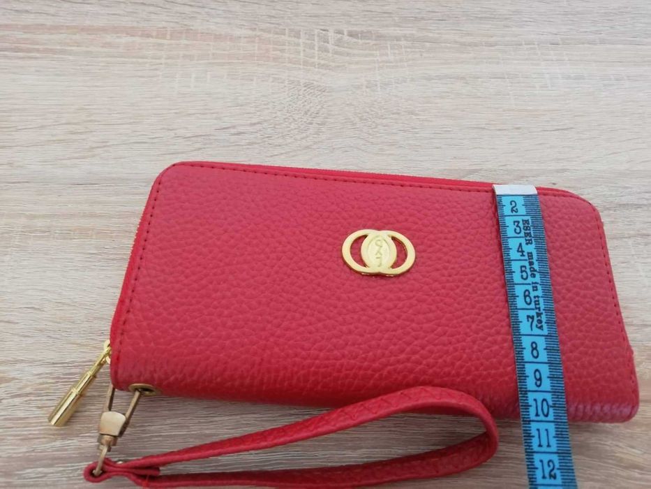 Дамско червено портмоне