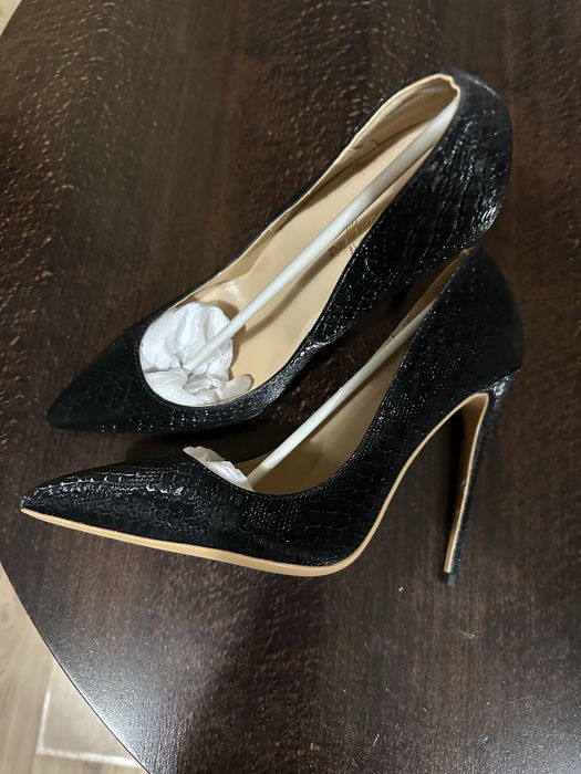 Официални обувки с висок ток