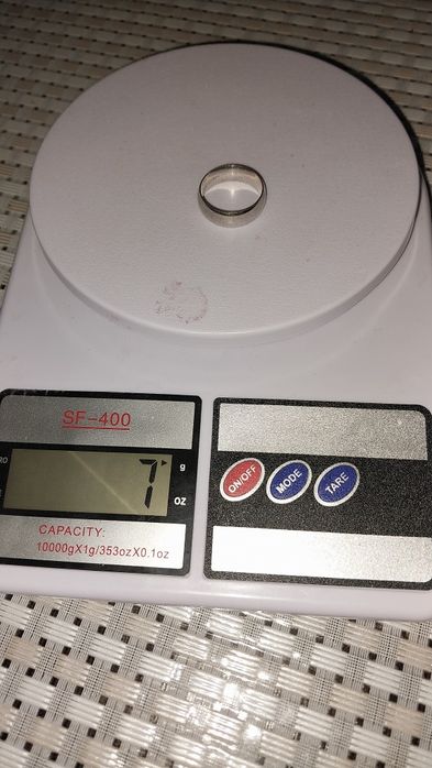 Продам серебряное  обручальное кольцо