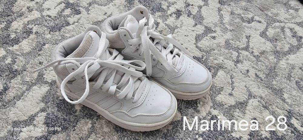 Vand adisasi, ghete Adidas marime 28 - 30