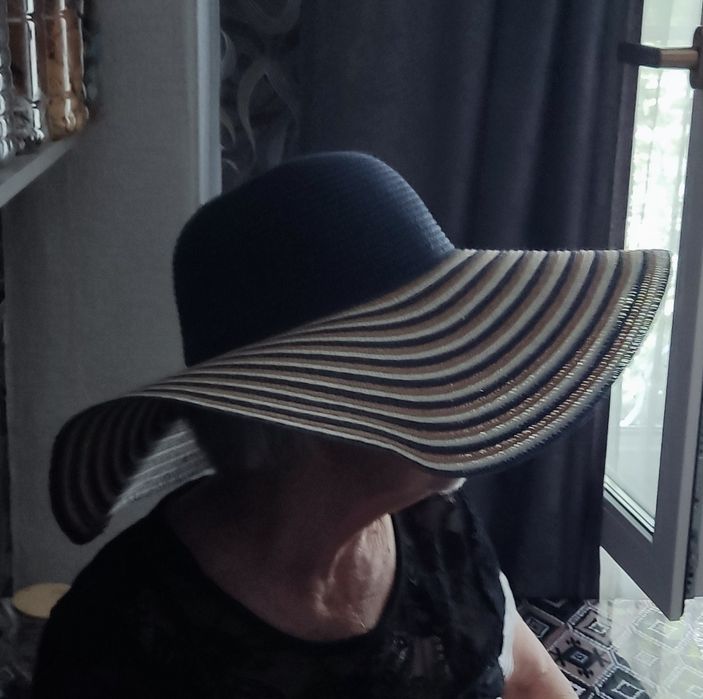 Продам шляпу новую