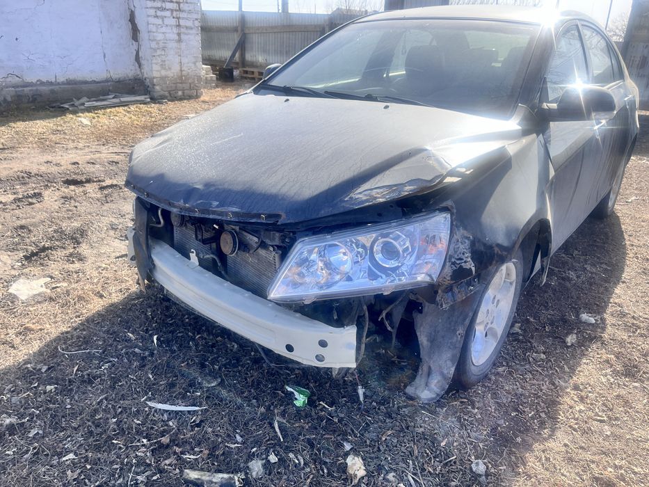 Продам машину в аварийном  состояний