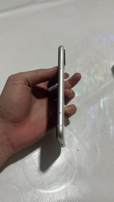 Айфон 11 64 гб.