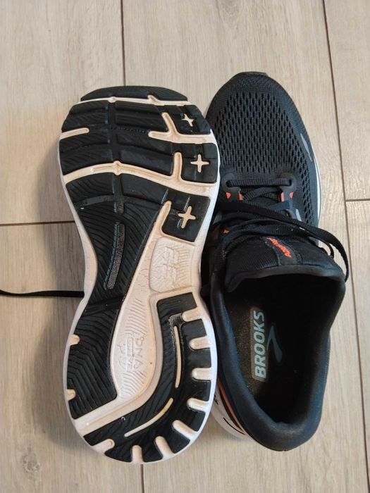 Brooks adrenaline GTS 23