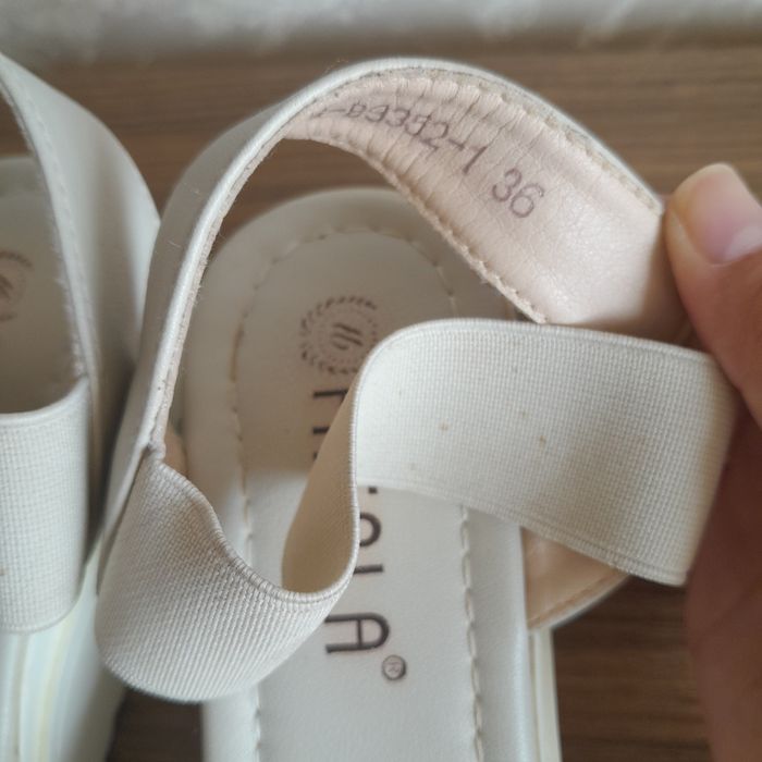 Продам  женск босоножки.