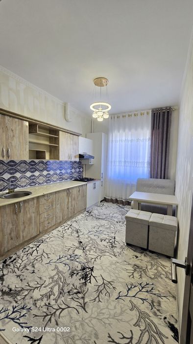 Узимни уйим 8 этажка янги гиштлиг домни 2 этажи 2 хона килинган 45м²