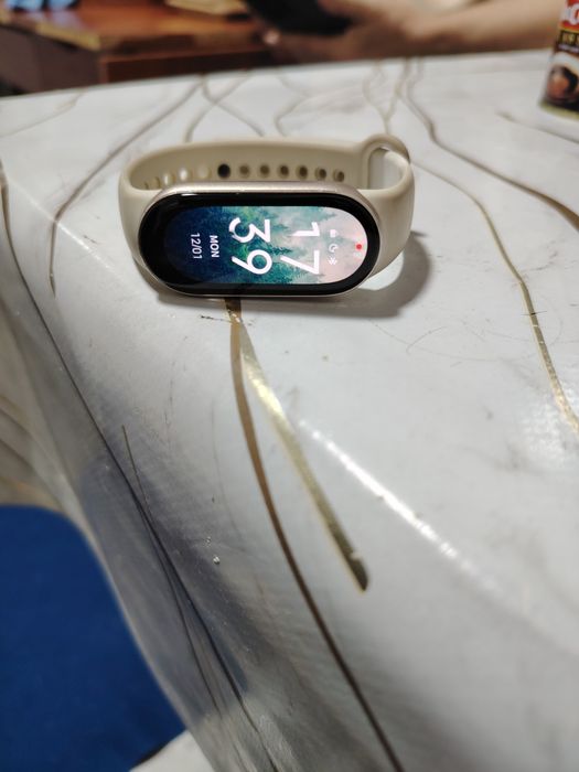 Продам смарт часы Mi band 9