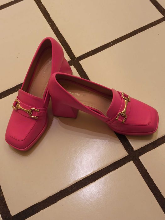 Елегантни кожени обувки 41 номер.Чисто нови!!!