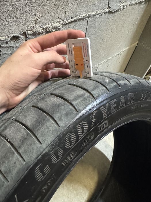 Goodyear EfficeintGrip 225/45 R18 -почти нови, 80% ресурс