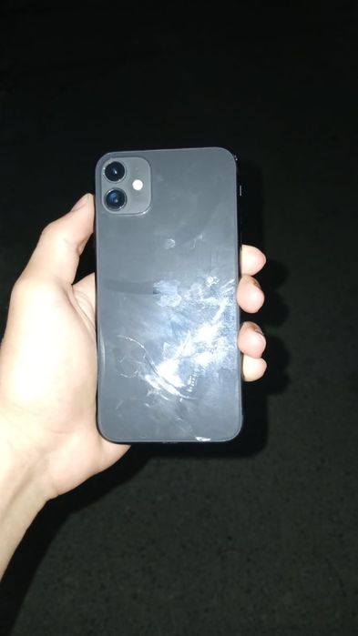 Продается Айфон 11 срочно
