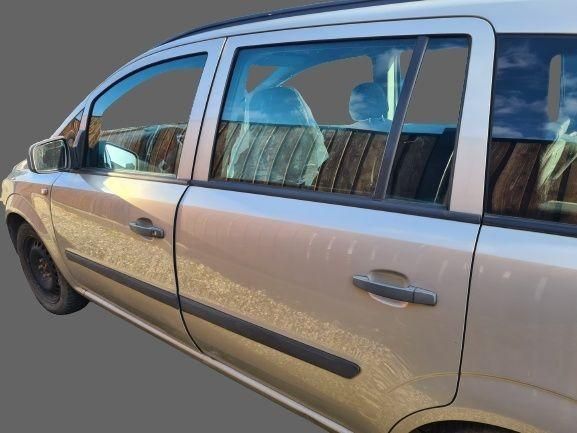Dezmembrez 1.6i benzina A16XER euro 5 Opel Zafira B