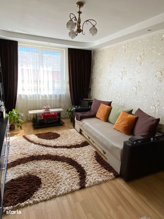 Apartament 3 Camere Decomandate | Zona Centrală | 2 Băi & Pod Privat