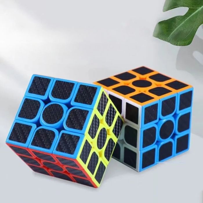 Cub Rubik, diferite modele. Fibra de carbon, ușoare și rapide. Nonslip