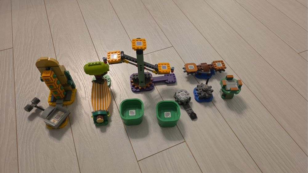 Vand Seturi Lego,placi Lego mari si mici.