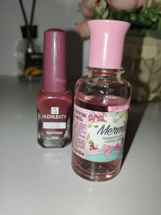 Ayollar uchun lak va uni oʻchiradigan eritma