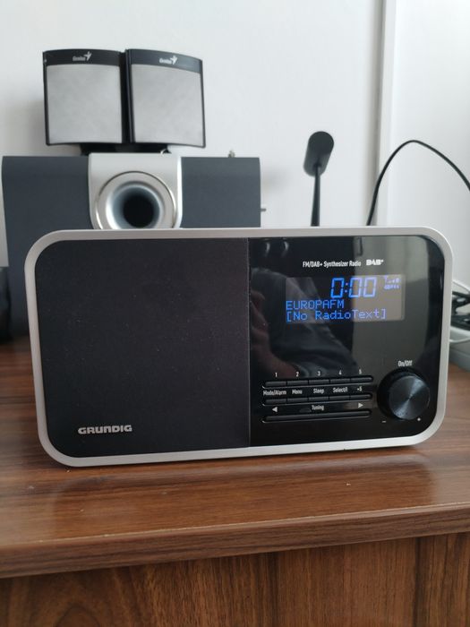 Vând radio dab FM grundig