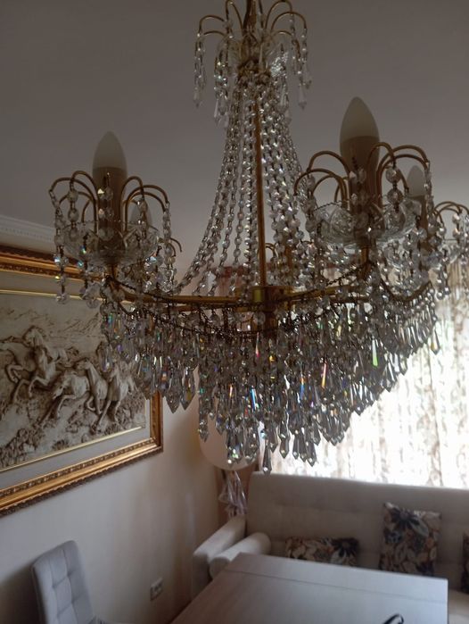 Продам хрустальную люстру