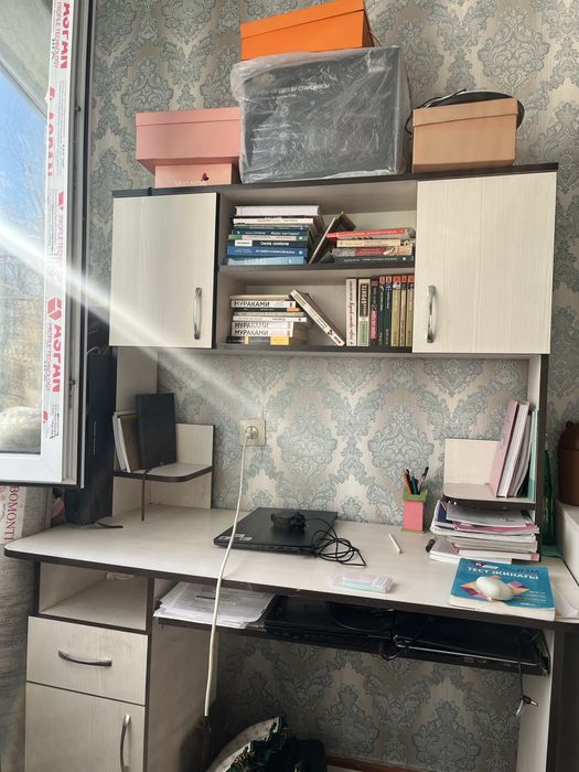 Стол для учебы/ письменный стол