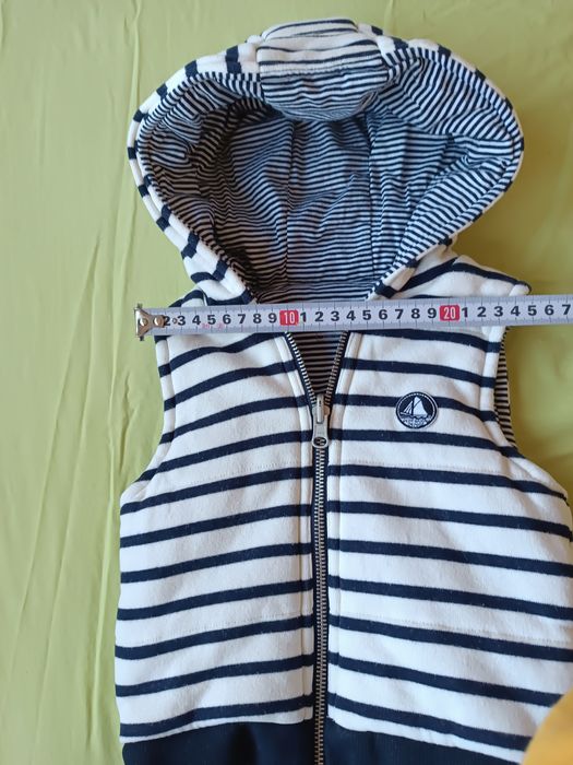 Бебешко дебело ,ватирано елече,размер 18-24 месеца