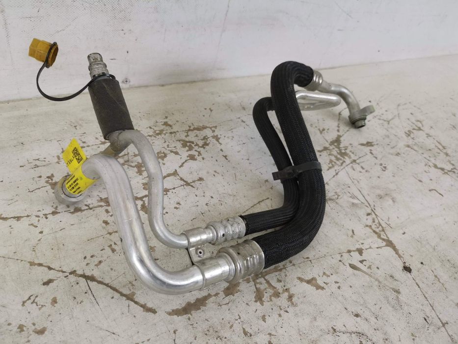 Тесла Модел Y / Tesla Model Y Оригинален въздуховод в добро състояние