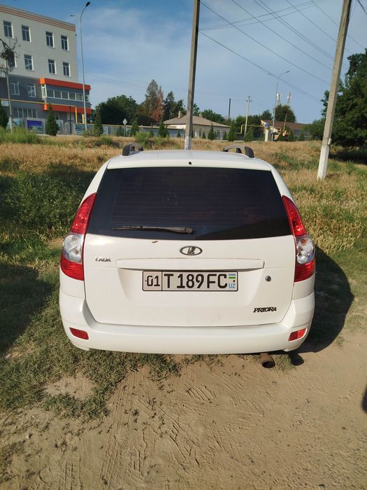 Продам или обменяю Ладу Приору универсальный 2171