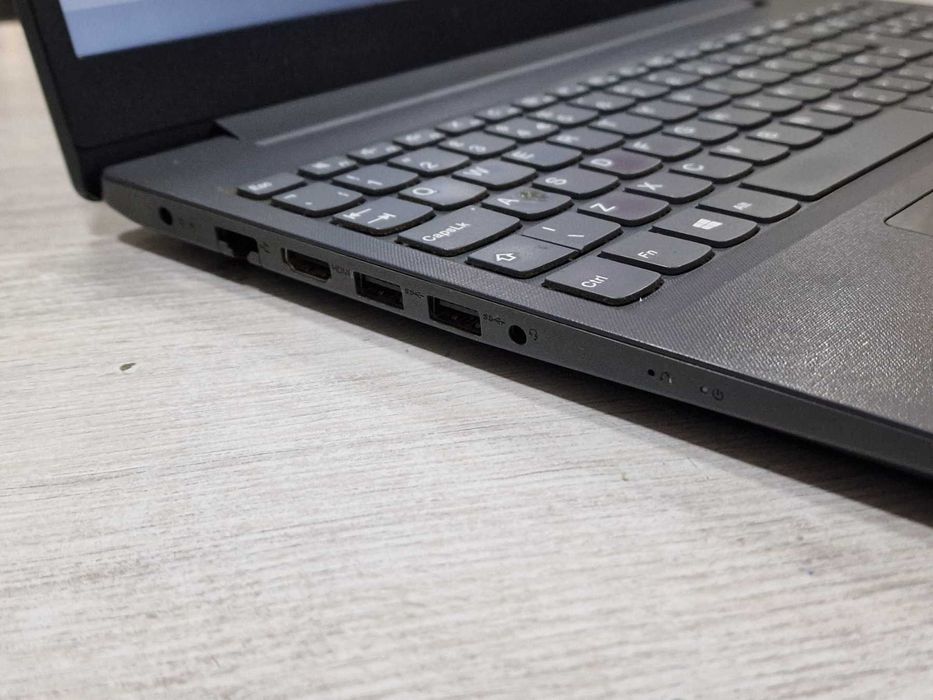 Lenovo V155-15API / 15.6" / AMD Ryzen 5 3500U / 256SSD / 8GB RAM