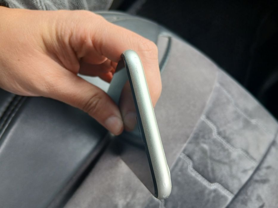 Iphone 11 64gb 75% xolati yaxshi ochilamagan