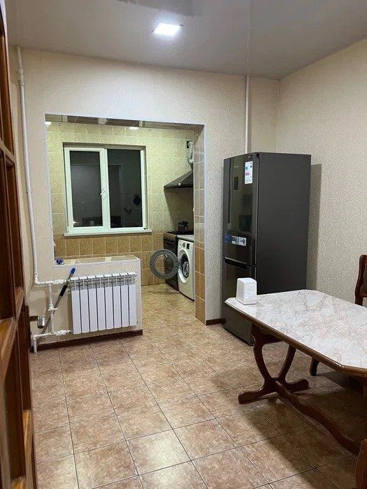 Центр,Продаётся просторная 3-комнатная квартира в Мирзо-Улугбекском ра