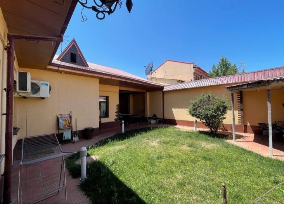 Центр Луначарский 3 соток самая хорошая улица ровны фасад 15х24