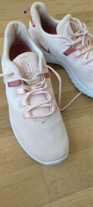 Дамски маратонки Nike