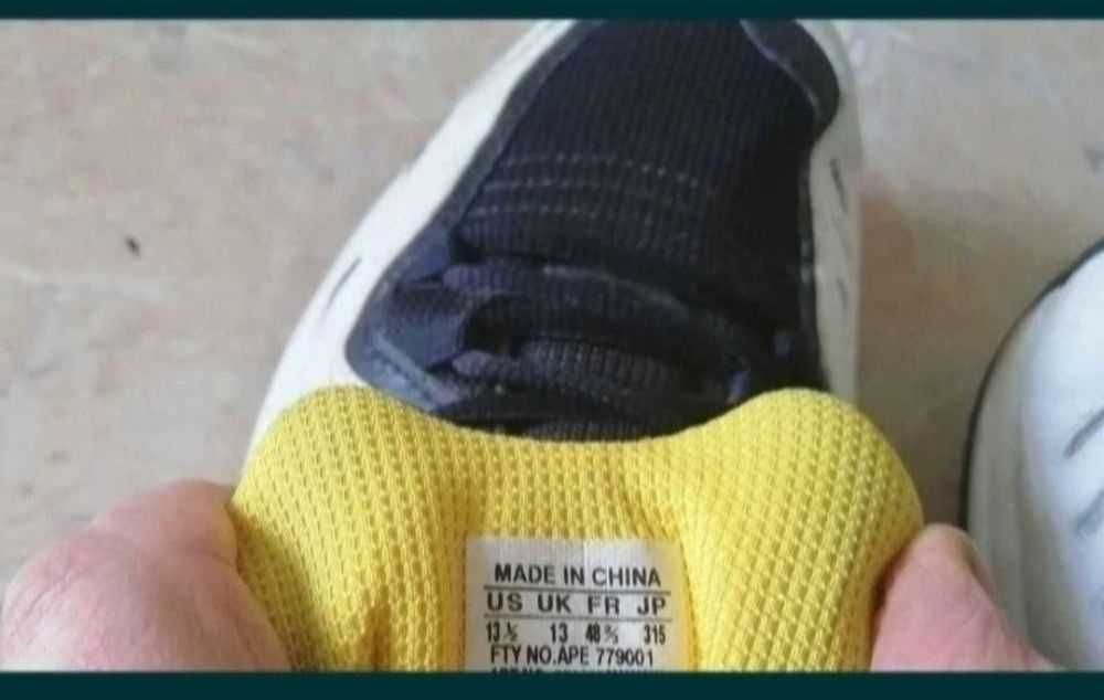 Adidași numărul 47-48