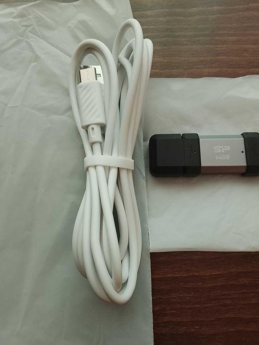 Флаш памет Silicon Power Mobile 64GB
