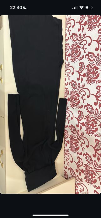 Продам длинное черное платье со спущеными плечами