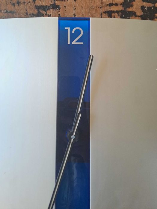 часовник стенен алуминиев сребро със синьо Хенкелс Henkels Германия