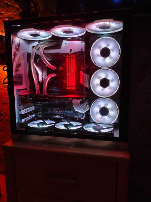 компютър – i7-9700k, 1080Ti, водно охлаждане EKWB– ВАРНА