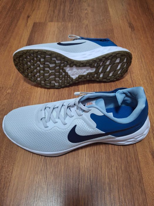 Маратонки Nike, чисто нови