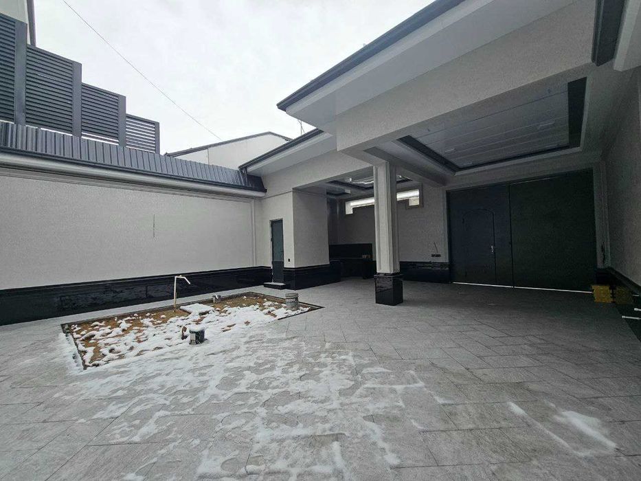 Янгихает . Шокирарык махалля. 2.5 сотихда 9 хонали янги уй сотаман .