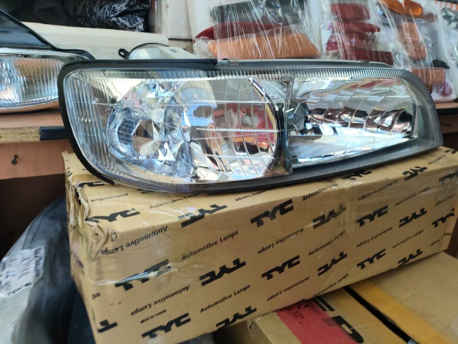 Ниссан Цефиро фары