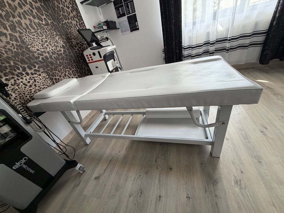 Masa de masaj/cosmetica profesionala aproape noua super calitate