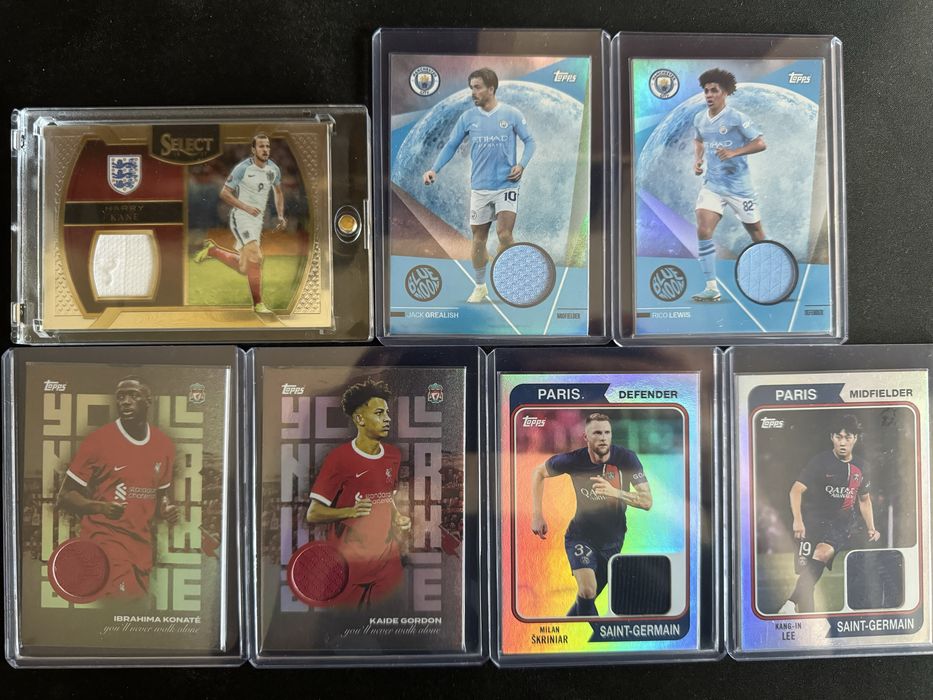 Футболни карти с част от екипи