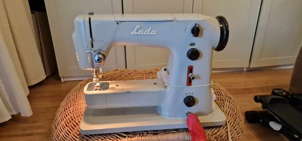 Masina de cusut Lada perfect functionala