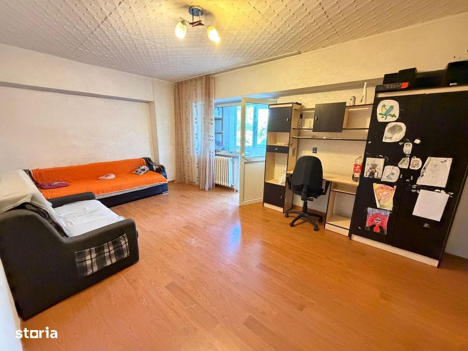 Apartament 3 camere, DECOMANDAT, ETAJ 1, Esplanada Nicolina