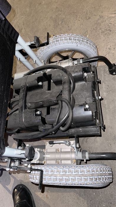 Продам инвалидную электрическую коляску