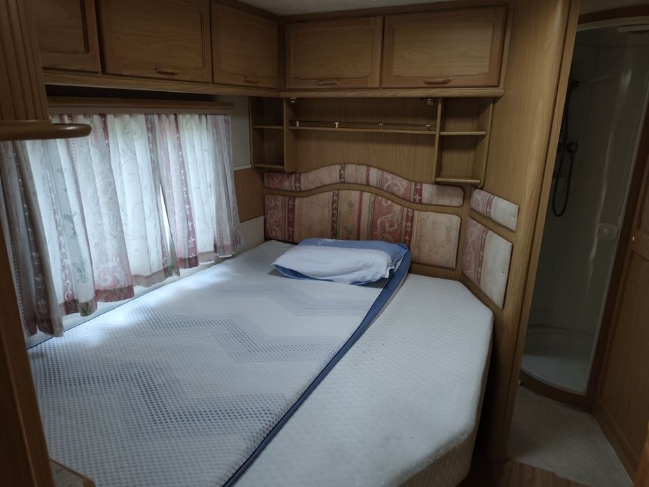 Продавам каравана Lunar Lexon двуосна, 2007 г напълно оборудвана,