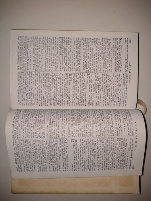 Vând Biblia cu Trimiteri - ediție veche