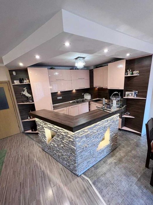 Продава се Тристаен апартамент в София, Сухата река - 110 кв.м за 1682 €/кв.м - Снимка #2