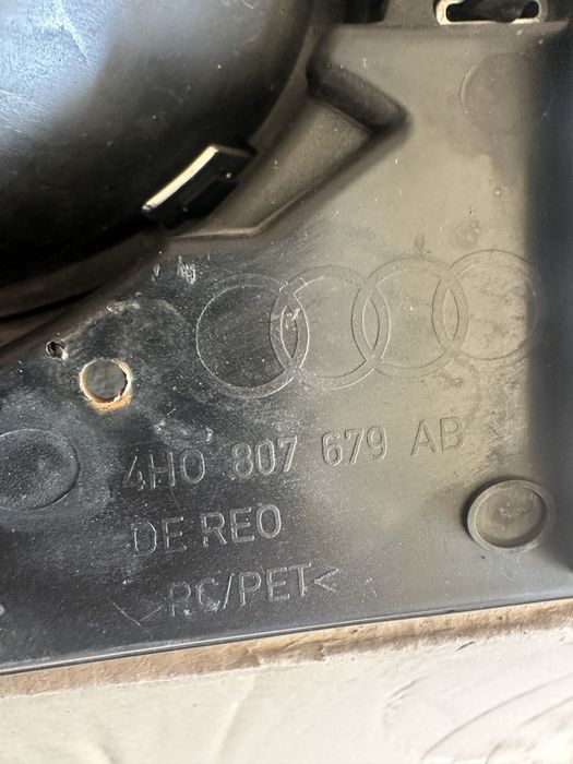 Audi A8 D4 11-13год долни Решетки за предна броня