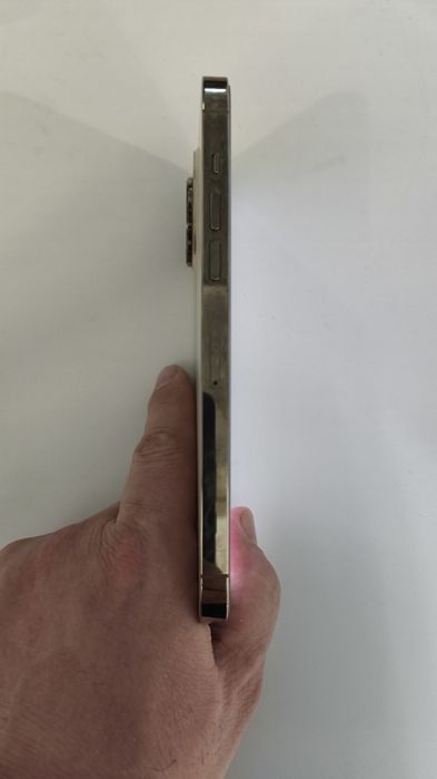 iPhone 14 Pro max gold