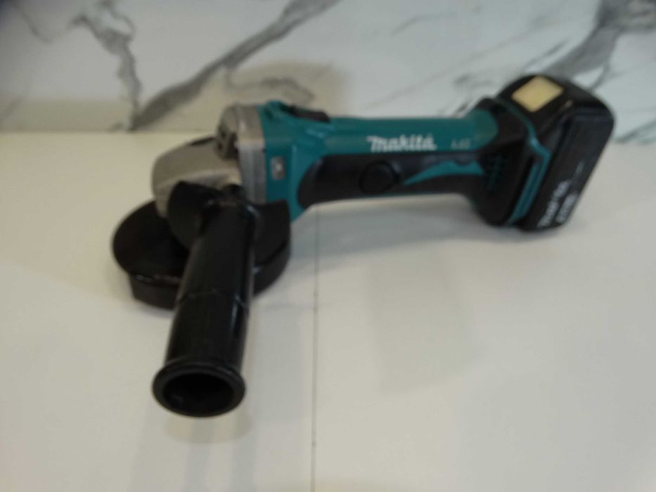 Makita DGA 452 - Акумулаторен ъглошлайф